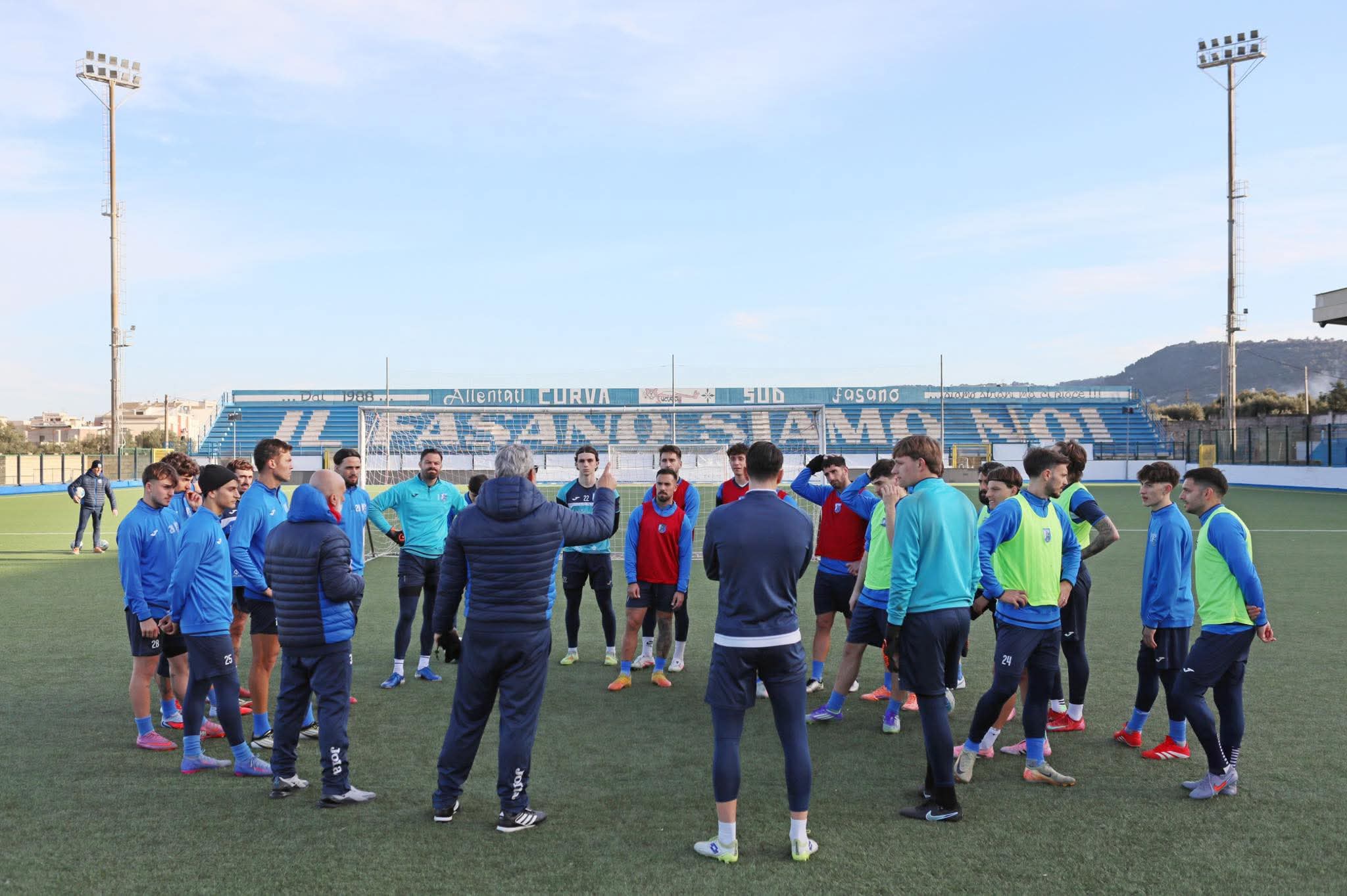 Fasano, la reazione dei biancazzurri passa dal “Curlo”: domenica sfida ad alta tensione